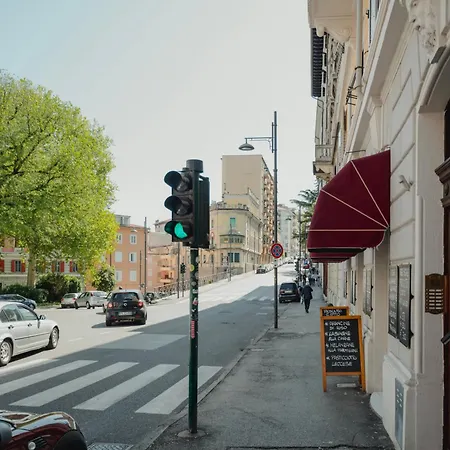 Apartment Sunny Vico Trieste